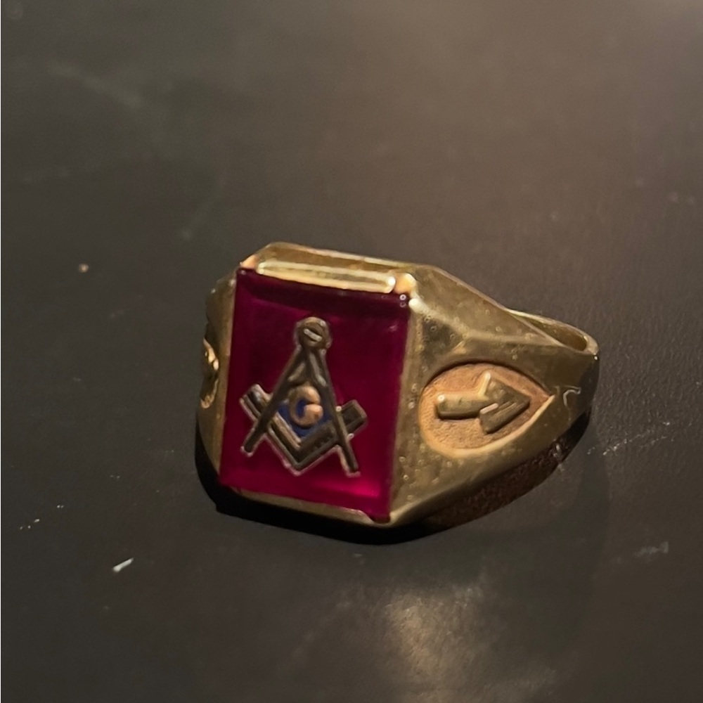 Gold and Red Masonic Ring